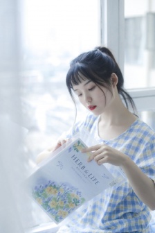 美女比基尼