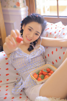 扒下班长的裙子让我进去